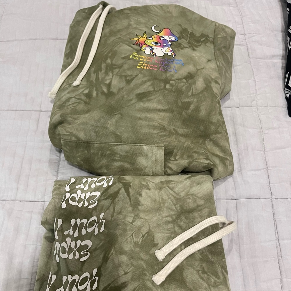 Sweatshirt/sweatpants